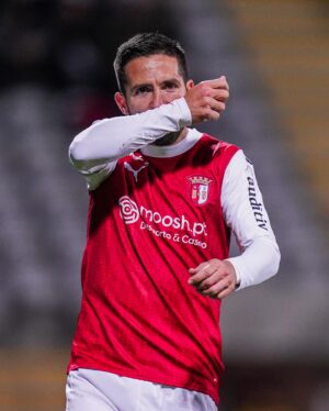 João Moutinho Instagram - Era por isto que esperavam, não era? 😏🔥

João Moutinho estreia-se a marcar com a nossa camisola! ⚔️

#PorMais | #AllianzCUP