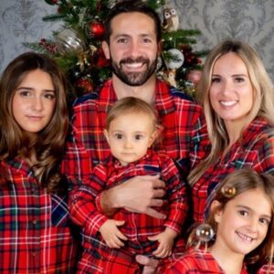 João Moutinho Instagram - Feliz Natal a todos!!😍❤️🎄🎁