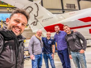 João Paulo Rodrigues Instagram - Making new friends and discovering new projects! 👍🏼🛩🇵🇹🇨🇭