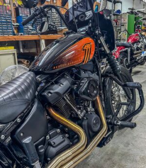 João Paulo Rodrigues Instagram - Está-se a pôr bonita pra mim. 🤭🏍️
#harleydavidson #streetbob #motorcycle #3ferros #rider