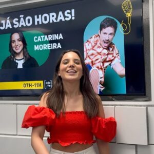 João Paulo Sousa Instagram - A semana com ex-locutores Cidade FM termina com o @joaopauloshowsa 🎙️ 

A @thisistecas juntou-se a nós para recordar o início do Já São Horas, e também a passagem do João pelo Toque de Saída ❤️‍🔥 #sósequiseres