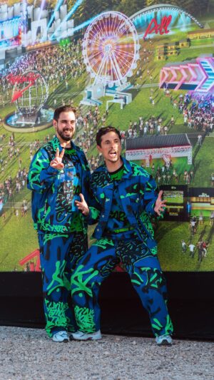 João Paulo Sousa Instagram - Sempre foi assim! 
Em 10 anos e mais de 400 espetáculos de @insertcoinbaile , o protagonista é SEMPRE O PÚBLICO ❤️

.
.
.

.
.
.

#insertcoin #rockinrio #rockinriolisboa #espetaculo #publico #diversao #animação #10anos #lisboa #joaopaulosousa #joelrodrigues #baile #damosbaile