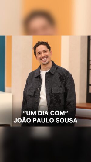 João Paulo Sousa Instagram - Passámos um dia com o @joaopauloshowsa no Domingão e não conseguimos perceber se ele passa mais tempo a comer 🤤 ou a dar abraços a toda a gente 🤗

#sic #domingão #umdiacom