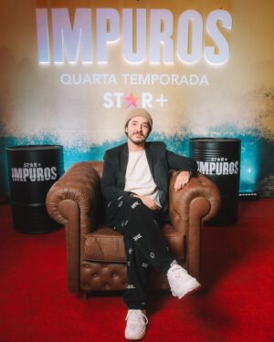João Vitor Silva Instagram - Ainda digerindo a noite de ontem! 💙 #IMPUROS já disponível no @starplusbr