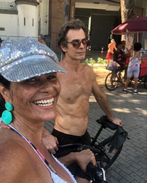 João Vitti Instagram - 8:00h.
Carnaval com saúde e alegria 🥁🚴🏻‍♀️🚴‍♂️
Viva la Vida ☀️

#blocovivalavida