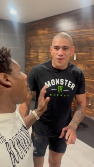 Joaquin Buckley Instagram - We Don’t Deny Nobody Of The Work 
So Somebody Lied To You 😂 @alexpoatanpereira #TakeTheThrone #SFMedia #CheckNChins #UFC300 #GrabMySinglet
