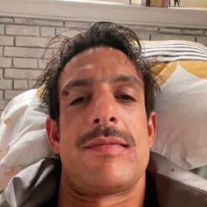 Joaquín Ferreira Instagram - Estás pasando cosas y todas muy hermosas!

Ando grabando Buenos Chicos conociendo gente lindaaa 
Pintando mucho porque me voy a exponer al país que amo con todo mi corazón México 
Mis sobrinos, vienen a hacer pijamada a casa y me duermo con la sonrisa que me explota
Y además planeando un viajazo en moto desde Mexico hasta… Bueno no sé hasta donde, ni hasta cuando, pero eso es lo más hermoso!