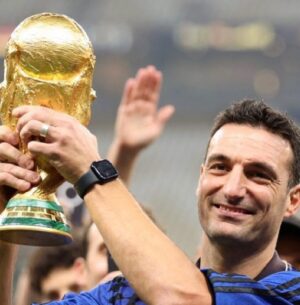 Joaquín Furriel Instagram - ARGENTINA CAMPEÓN DEL MUNDO!!! 💙🤍💙

Gracias @leomessi , #scaloni y todo el equipo por lo logrado dentro y fuera de la cancha!
El festejo de hoy, colectivo, no me lo olvido mas!