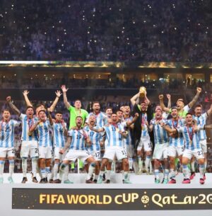 Joaquín Furriel Instagram - ARGENTINA CAMPEÓN DEL MUNDO!!! 💙🤍💙

Gracias @leomessi , #scaloni y todo el equipo por lo logrado dentro y fuera de la cancha!
El festejo de hoy, colectivo, no me lo olvido mas!