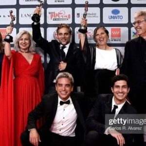 Joaquín Furriel Instagram - Madrid.
@premios_platino 
1_ Viajar, reencontrarme con tanta gente que quiero fue el inicio de una noche inolvidable. Lo alegre que estoy en esa foto!
2_ Gracias Marcelo Piñeyro por pensarme en Osorio! Y Gracias al Jurado de los @premios_platino !
3_ El Reino se llevó 6 estatuillas entre premios del público y del jurado. @kramersigmanfilms 👏🏽👏🏽👏🏽
Felicitaciones a tod@s los que hacemos esta serie espectacular y a l@s premiados!
4_ Bendito tu eres
5_ Como en la foto siempre ❤️
6_ Con Nawja hicimos “El árbol de la sangre “ Netflix, reencuentro y felicidad… las caras lo dicen todo.
7_ Con @pedroroson.representante llevamos años trabajando y decidiendo cómo es el siguiente paso!🙏
8_ La Previa 
9_ Gracias @ramonpilaces, hubo  encuentro con la Gran Carmen Maura!

( Nobleza obliga… las mejores fotos de estos días no fueron sacadas 🎉)

Gracias @ceci.allassia 
@bowenlondonuk 
@guidozapateria