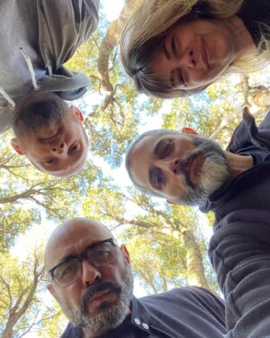Joaquín Furriel Instagram - 2 de Julio x @hbolatam @hbomaxla  empieza un nuevo caso 💣 #eljardindebronce 💣🕸️🔥

Orgulloso de formar parte de este equipo tan pero tan groso!!!