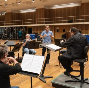 Joaquín Furriel Instagram - Diez momentos del ensayo…de “ Historia del soldado” de Stravinsky - Ramuz !

Para el Festival Martha Argerich en el @teatrocolon 

Dirigida por @charlesdutoitofficial 

Puesta en escena de @rubenszuchmacher 

Coreografía de @marinasvartzman 

Un placer compartir esta experiencia única con amig@s querid@s tan talentosos!
@anniesuniverse 
@lanzanipeter 
@cumesanz 
@jorgeferrari.escenografo 
@gonzaloemicordova 

Estas fotos preciosas son del fotógrafo del Teatro Colón @maximoparpagnoli 

Gracias @mevoyairyendo , @rodrigodecaso y @santiagosantero 

Sábado 13 y Domingo 14 de Agosto