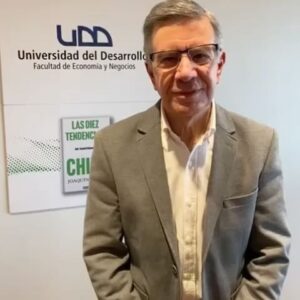 Joaquín Lavín Instagram - Rascacielos de madera! Ya están en otras partes del mundo, y en Chile hay un edificio de madera de 6 pisos hecho por @tecno_fast para Los Bronces. Se vienen los edificios residenciales hechos de madera. Contaminan mucho menos y se construyen tres veces más rápido. Son armables. #sustentabilidad #madera #negociosudd