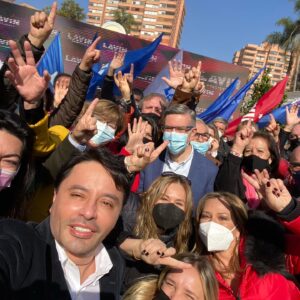 Joaquín Lavín Instagram - Muchas gracias a todos los que me acompañaron de forma presencial y a través de zoom y redes sociales!!! 
Este domingo todos a votar, porque no es lo mismo ganar, que ganar con todo 💪🇨🇱