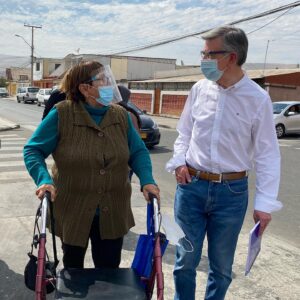 Joaquín Lavín Instagram - Quiero agradecer el cariño de muchas mujeres líderes desde Arica a Punta Arenas, que sacan adelante proyectos sociales, laborales, a sus familias y a sus comunidades. Compartieron sus dolores, alegrías e ideas, pero sobre todo sus sueños de un Chile unido, sin divisiones y con cambios sociales profundos 🇨🇱

Nos vemos este domingo 😉