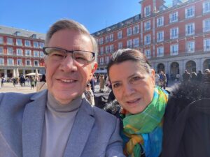 Joaquín Lavín Instagram - Aprovechando el domingo en Madrid. Ya me queda poco para terminar el curso en IE University. Y después, vuelta a Chile. Han sido dos meses de mucho aprendizaje.