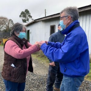 Joaquín Lavín Instagram - Quiero agradecer el cariño de muchas mujeres líderes desde Arica a Punta Arenas, que sacan adelante proyectos sociales, laborales, a sus familias y a sus comunidades. Compartieron sus dolores, alegrías e ideas, pero sobre todo sus sueños de un Chile unido, sin divisiones y con cambios sociales profundos 🇨🇱

Nos vemos este domingo 😉