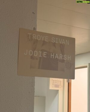 Jodie Harsh Instagram - The final nights of the #somethingtogiveeachother tour in Birmingham and London. Big thanks to Troye Sivan and team for having me on this tour - I’ve had the best time!