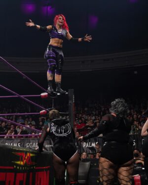 Jody Gyivicsan Instagram - Fly, Fat Ass, Fly!
.
.
📸 @beezzzzy 
#tna #tnawrestling #tnaknockouts #prowrestling