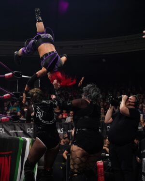 Jody Gyivicsan Instagram - Fly, Fat Ass, Fly!
.
.
📸 @beezzzzy 
#tna #tnawrestling #tnaknockouts #prowrestling