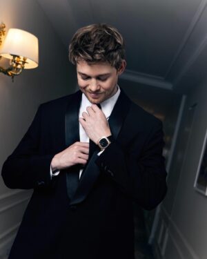 Joe Alwyn Instagram - KINDS OF KINDNESS 
Cannes 2024 🎞️ 
@festivaldecannes 
#Piaget
#PiagetSociety 
#MaisonOfExtraleganza 
#Cannes 2024
