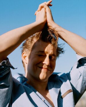 Joe Alwyn Instagram - Chatted to my friend Lenny Abrahamson about CWF. Thanks @thehommeplusmag @scotttrindle @tom_guinness and all 💫