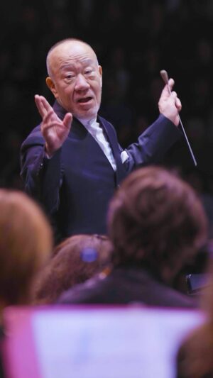 Joe Hisaishi Instagram - When’s the last time you saw Joe conduct live?! 🎼🎻