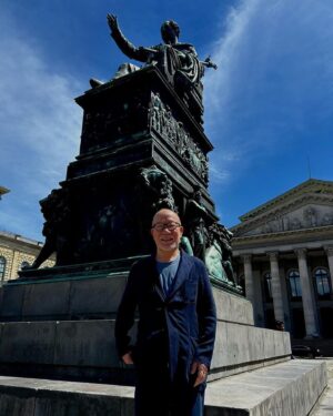 Joe Hisaishi Instagram - Joe in Germany before his shows this week! 

[ REPOST @joehisaishi_composer ] 

I’m in Munich. It’s my first time in Germany and it feels so peaceful. 

#Germany #classicalmusic #JHofficial