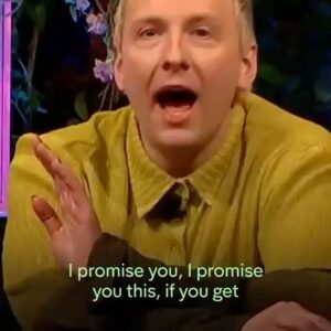Joe Lycett Instagram - Who wore it best?

Outfit by @outofyourgaze
Collar by @officialshoni
Styling by @krishanparmar_
Make-up by @nicolefairfield
Auntie support from @latenightaunties

Photography by @elljmorgan
