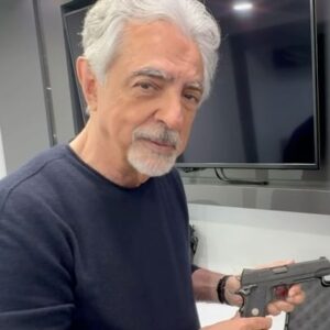 Joe Mantegna Instagram - Welcome to the Gun Show! Take a peek at David Rossi’s  custom weapon, why I chose it, and where you can see it in person. When I’m not fighting crime on @paramountplus you can see me on the @outdoorchanneltv hosting Gun Stories, a series that takes viewers through a firearm’s history. Airing now with a new season coming early next year… and all new episode of @criminalminds out TODAY. 🫡