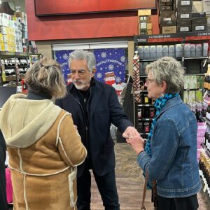 Joe Mantegna Instagram - Almost sold out here on the uptown Road location. Heading to Coors bypass Road soon. @totalwine @senorriotequila #alburquerque