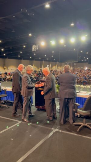Joe Mantegna Instagram - Humbly accepted an award from the fraternal order of police. What an honor. #police #peaceofficer #faternalorderofpolice