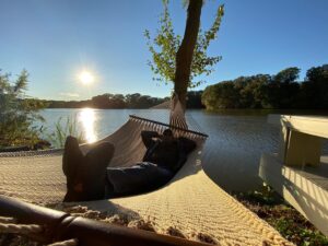 Joe Morton Instagram - How I spent my birthday 😎
#relaxing #chillaxing #enjoyingthemoment #doingwhatiwant #lakelife