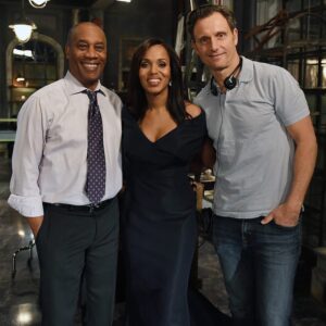 Joe Morton Instagram - Those smiles, that happiness, that bond, only happens in real life, not #Scandal 😉 #ScandalFinale #ScandalFamily #kerrywashington #tonygoldwyn