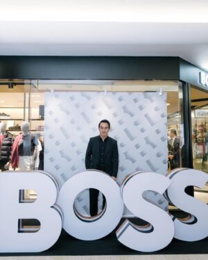 Joe Taslim Instagram - Last night with @boss #BeYourOwnBOSS