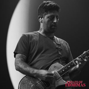 Joe Trohman Instagram - Day 10. While we’re home for the holidays before we head out on the second US leg of So Much For (2our) Dust I figured it would be a great opportunity to give away one of my guestlist spots on the upcoming leg. The winner will get tix for them and a guest, but they have to get to the show on their own, this is just entry. To enter for your chance to win, comment below with the city you want to catch the show in!
We’ll pick a winner tomorrow at 12p PST and my friend Jeff will DM the winner from this account to get their info! Good Luck! 

📸 @elliottxingham
