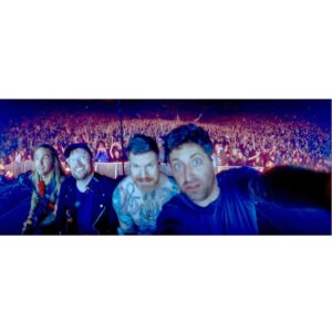 Joe Trohman Instagram - Old man Widelux over here with the stage selfies.
