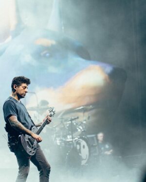 Joe Trohman Instagram - Who let the dogs out?!

📸 @elliottxingham