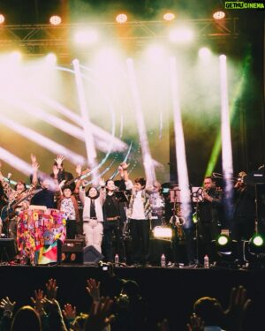 Joe Vasconcellos Instagram - Recuerdos del pasado finde, Pucón y Puerto Varas estuvieron maravillosos!!🥰🌈🫶🏼

Joe

📷 @benja.monrroy 

@enjoy_pucon @municipiopuertovaras 
#joevasconcellos #musicachilena #concierto #envivo #verano2024 #aysbass