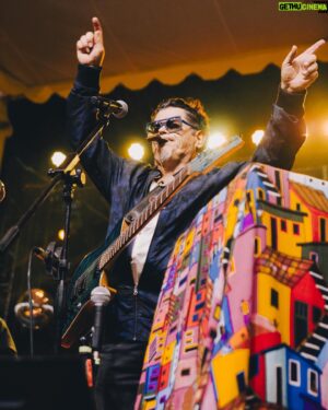Joe Vasconcellos Instagram - #LA LIGUA 
“Expo La Ligua Emprende 2024”, Recinto Ferial El Rayado, 20.1.24

📸 @benja.monrroy 

#joevasconcellos #musicachilena #concierto #envivo #verano2024 #aysbass