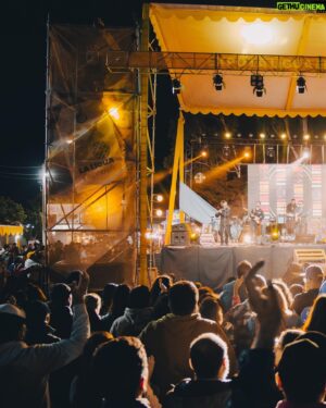 Joe Vasconcellos Instagram - #LA LIGUA 
“Expo La Ligua Emprende 2024”, Recinto Ferial El Rayado, 20.1.24

📸 @benja.monrroy 

#joevasconcellos #musicachilena #concierto #envivo #verano2024 #aysbass