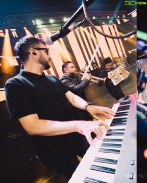 Joe Vasconcellos Instagram - Gracias Chimbarongo!!🙏🫶🏼…. Fue un lindo cierre de nuestra gira de verano🥰🌞

Joe

📷 @benja.monrroy 

@munichimbarongo 
#joevasconcellos #concierto #musicachilena #envivo #aysbass