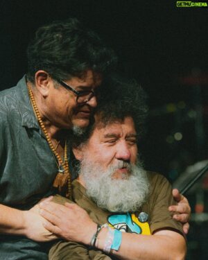 Joe Vasconcellos Instagram - Todo mi respeto y admiración. 
La música es consecuencia de un largo camino de historias que la hicieron nacer.