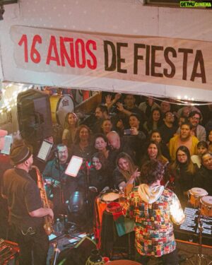 Joe Vasconcellos Instagram - Que linda y cálida noche de invierno la que vivimos el pasado 13 de julio en @barvictoria_oficial 
Muchas gracias🙏🙏

Joe

📸 @a.fuentess