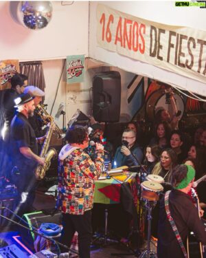 Joe Vasconcellos Instagram - Que linda y cálida noche de invierno la que vivimos el pasado 13 de julio en @barvictoria_oficial 
Muchas gracias🙏🙏

Joe

📸 @a.fuentess