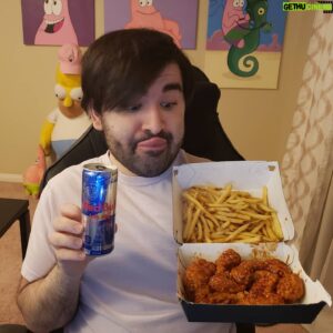 Joedat Esfahani Instagram - POGGERS! This new delicious #LCS Wing Bundle from @BWWings comes with 10 Boneless wings, fries, a @redbull and a League Hextech Chest   key combo is now available for carryout or delivery! Now that's what I call a perfect lunch team comp 😀 #sponsored