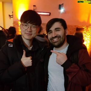 Joedat Esfahani Instagram - The greatest players of all time. Between these two combined they will soon have a record breaking 4 World Championship wins. Simply incredible.