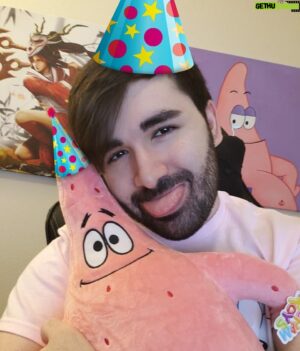 Joedat Esfahani Instagram - Celebrating my 24th Birthday with the homie 😋🎂🎉