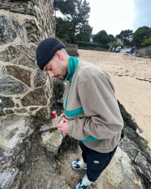 Joel Bosqued Instagram - Dice María que la suba . Que mola , y mi conejita . 

- El chico más malo de Saint Malo .