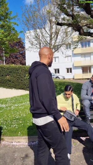 Joël Bouraïma Instagram - 🇫🇷L’objectif maintenant, c’est d’utiliser mon livre comme support pour pouvoir échanger avec les gens. Ici, une discussion avec des jeunes de ma ville, St Cyr. Je veux être celui que MOI, j’aurai aimé voir plus jeune quand je doutais sur mon avenir.

🇺🇸The goal now is to use my book to exchange with people. Here, a discussion with some kids of my city, st Cyr in the suburb of Paris. I want to be the one that I would have loved to talk to when I was their ages and I was doubting about my futur.